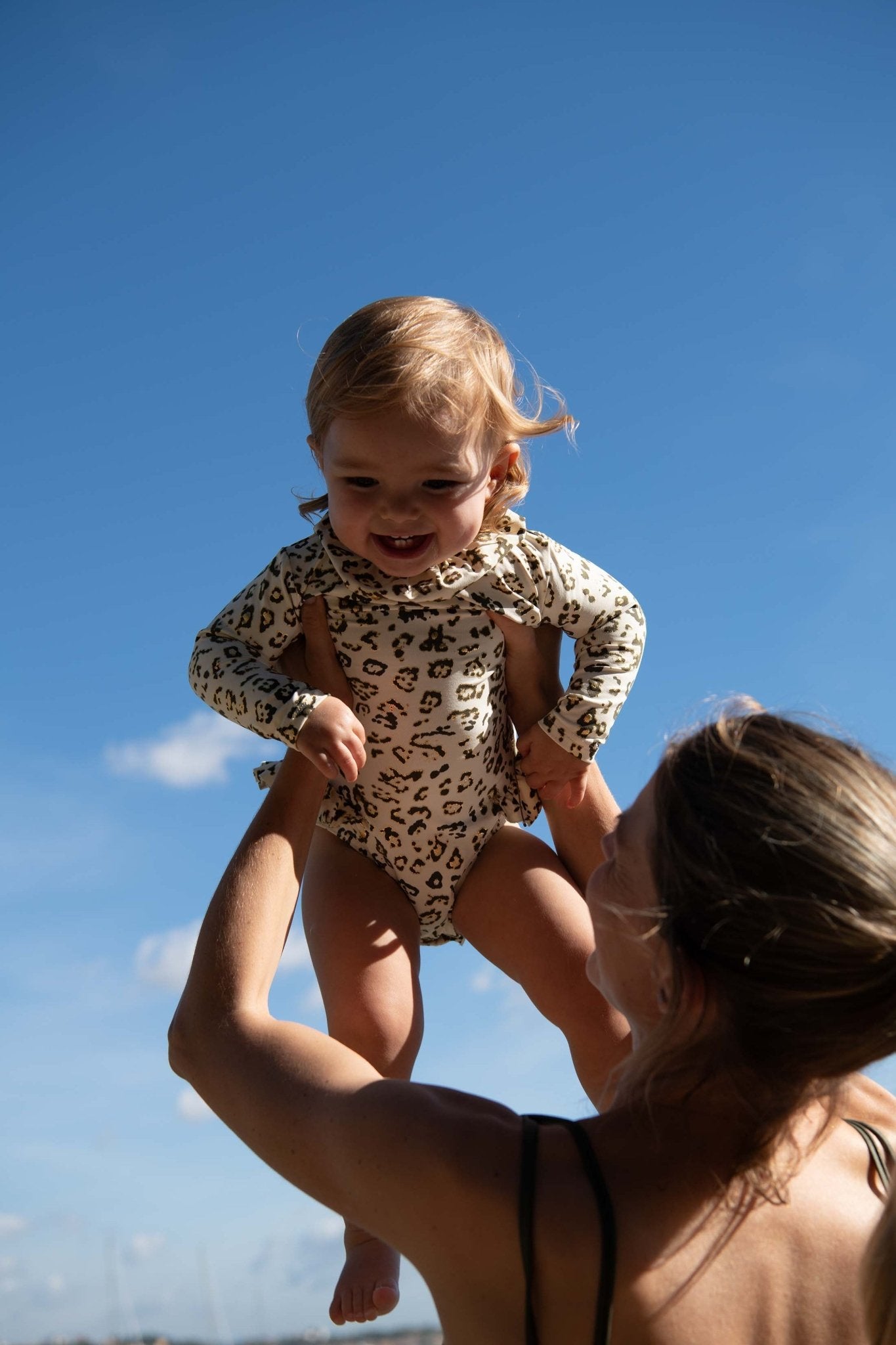 Maillot de bain manches longues bébé fille, léopard kaki | SAVANNA BABY