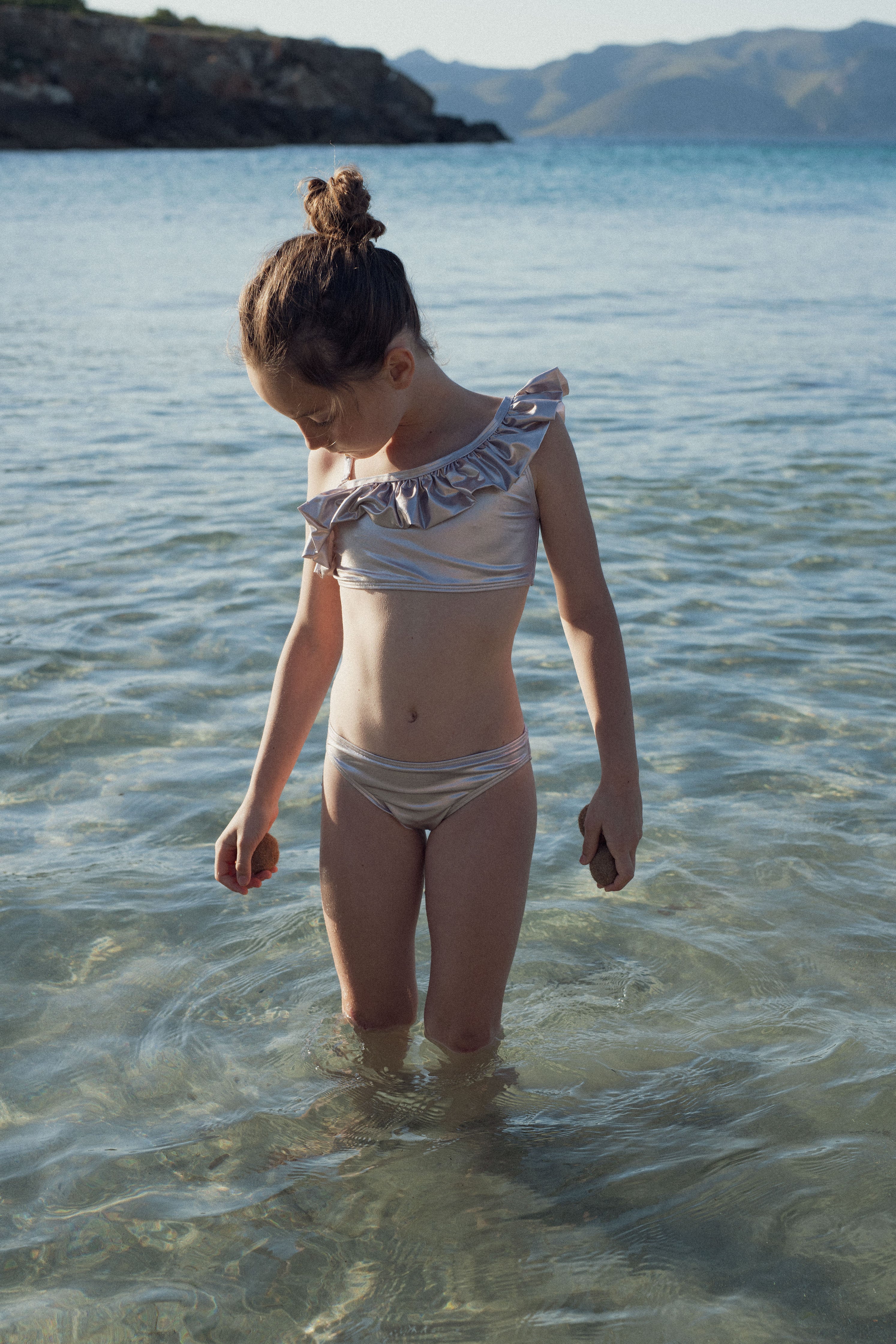 Girls' one-shoulder swimsuit, iridescent champagne | VENUS 2P