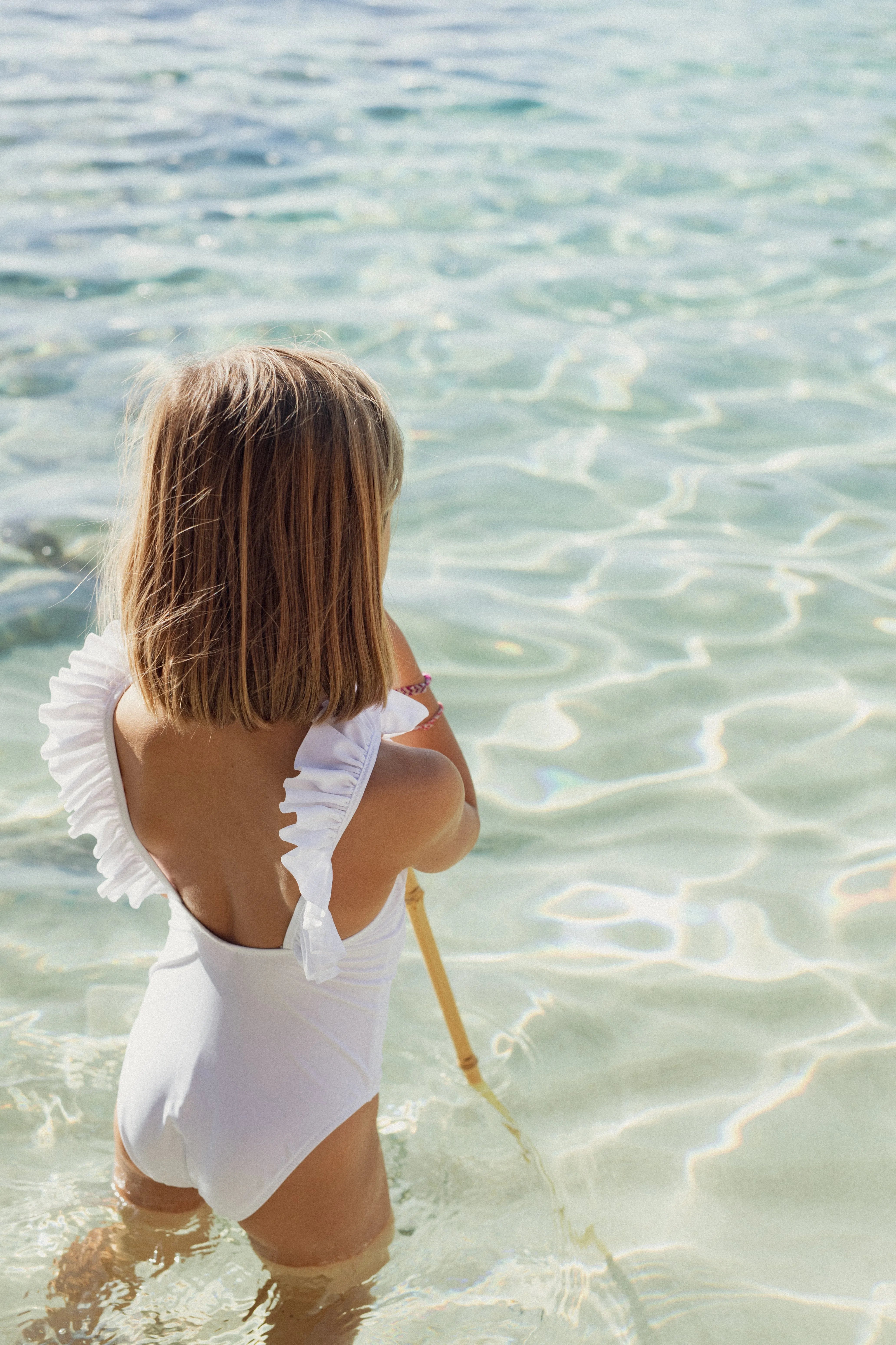 Maillot de bain une pièce fille à volants, anti UV, blanc| BORA BORA 1P - Lison Paris