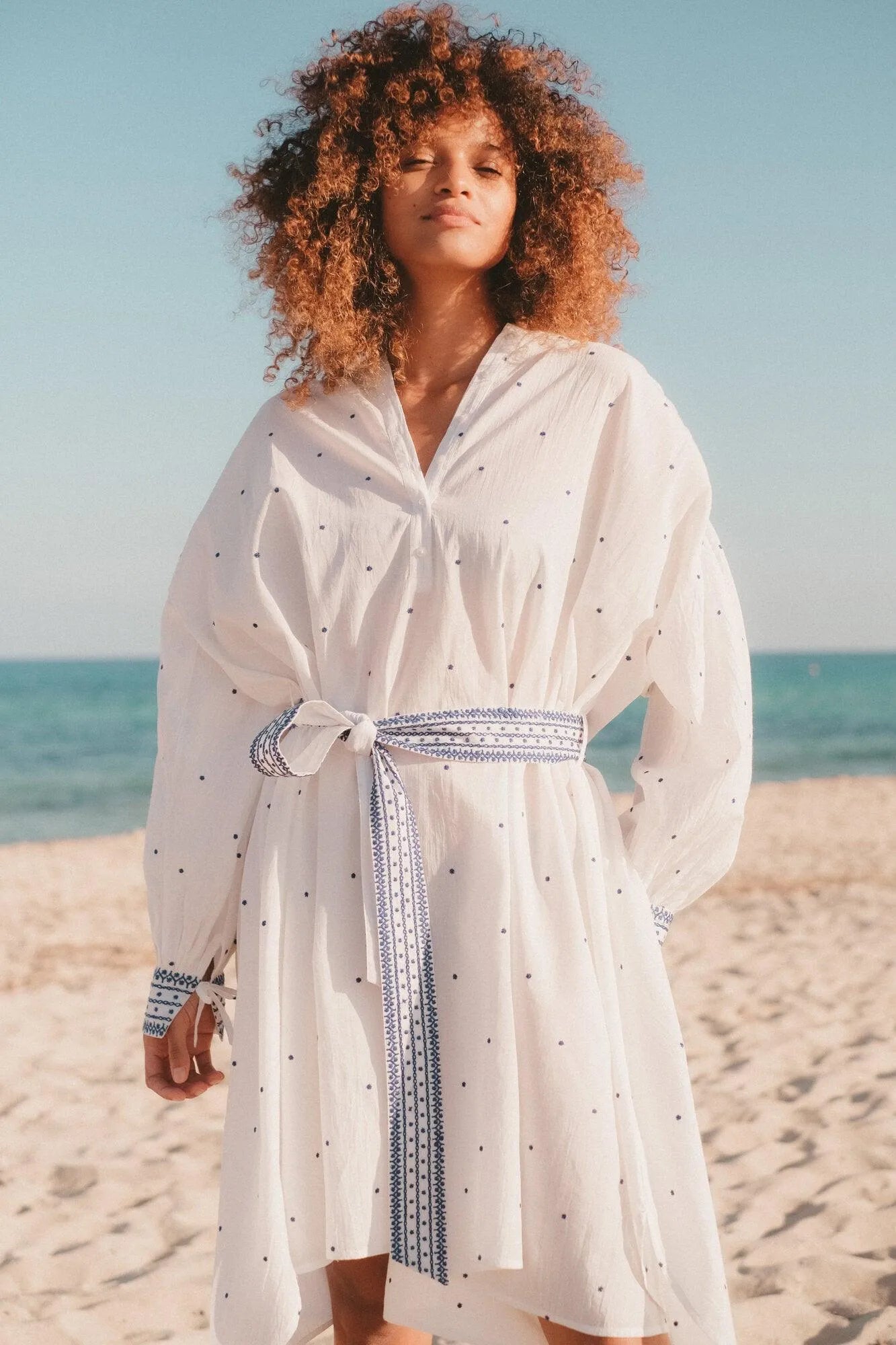 Robe de plage manches longues blanche | SANTORIN - Lison Paris