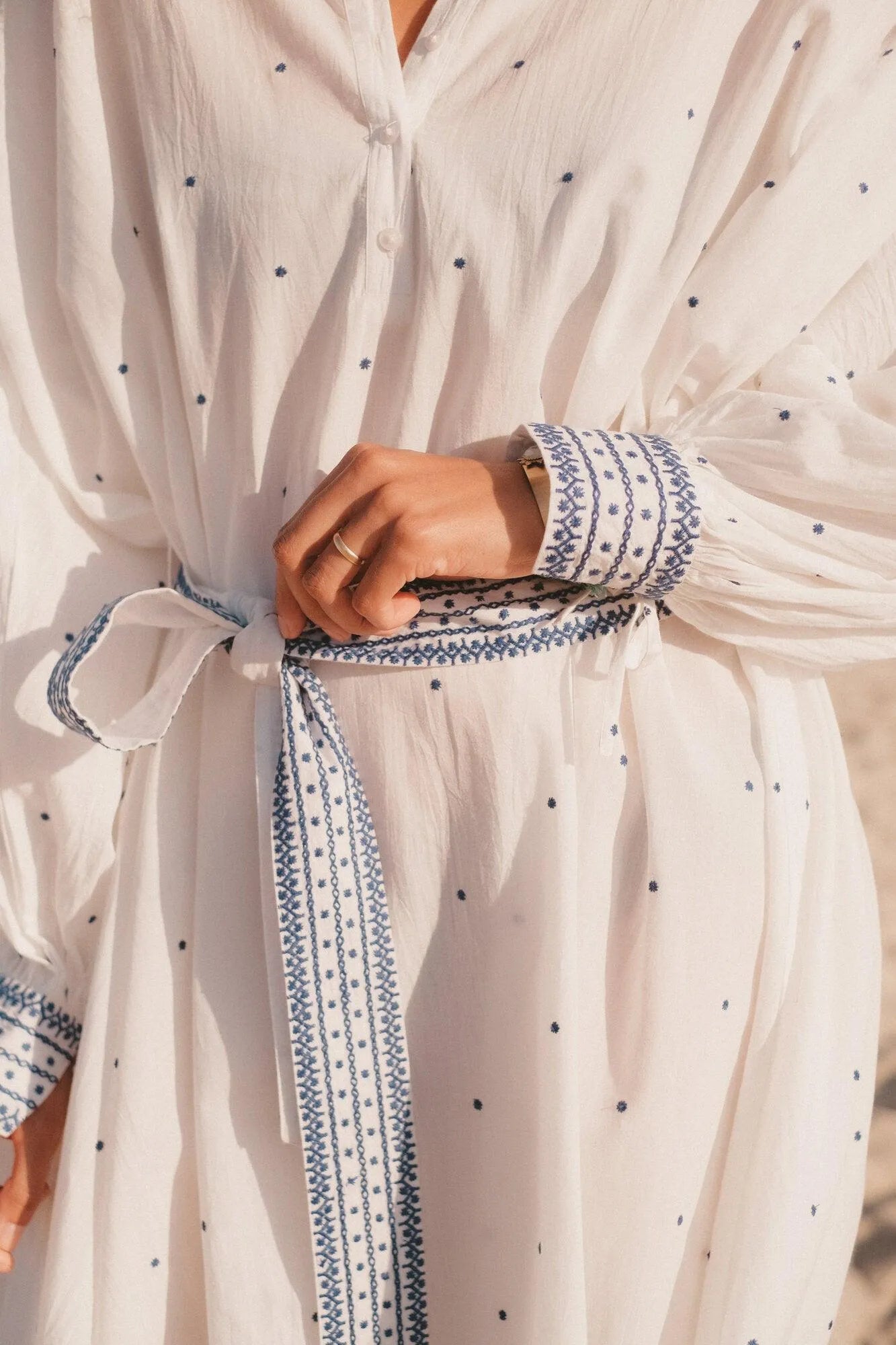 Robe de plage manches longues blanche | SANTORIN - Lison Paris