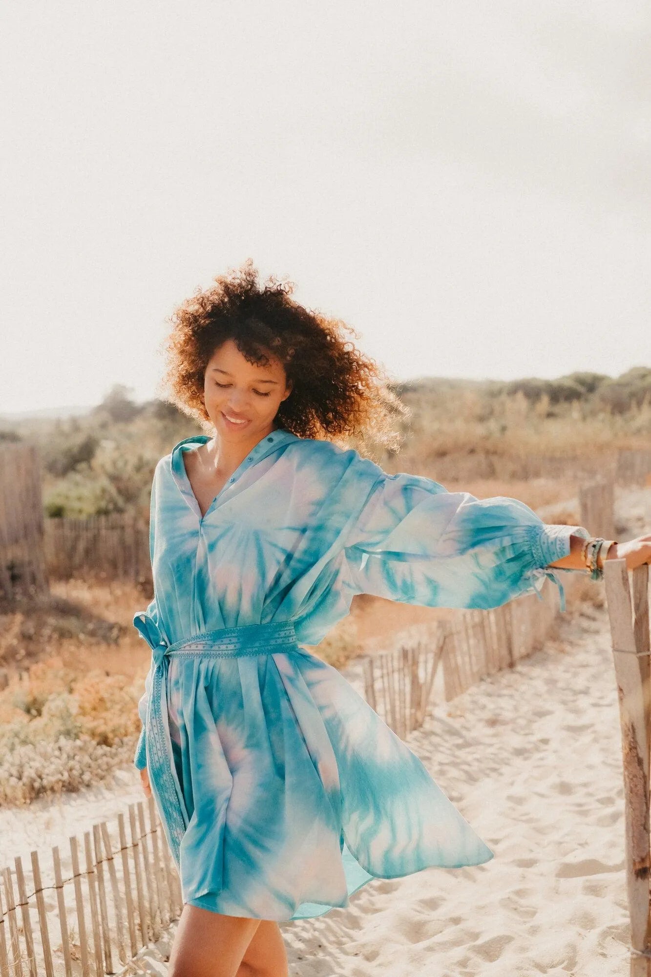 Robe de plage manches longues turquoise | SANTORIN - Lison Paris