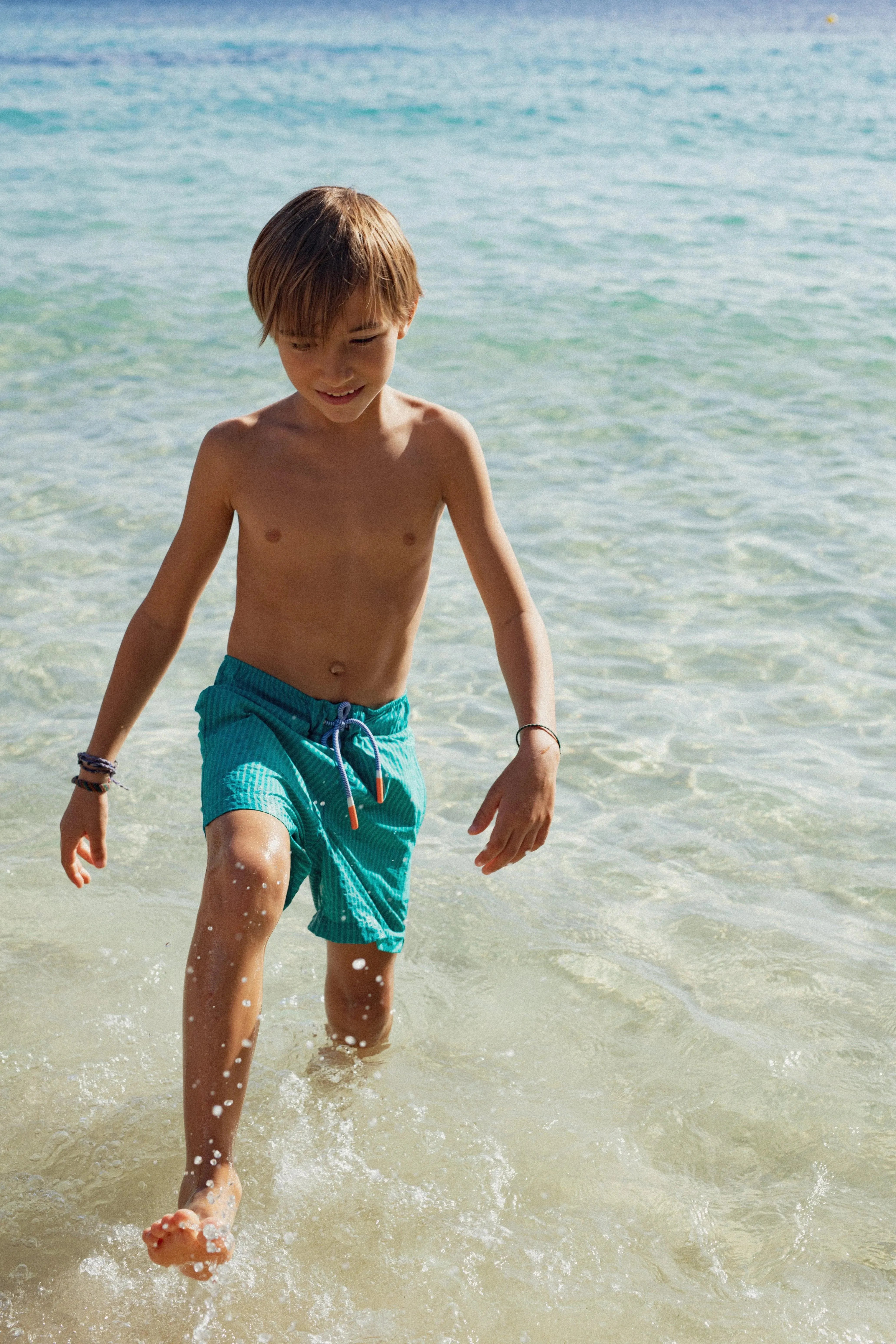 Short de bain garçon, rayures vertes | FIDJI - Lison Paris